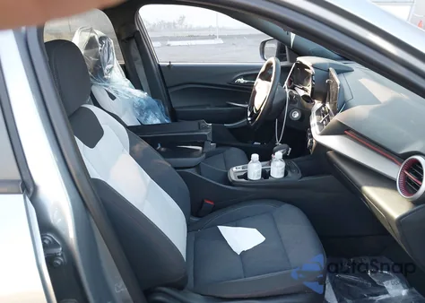 2024 Chevrolet Trax Fwd 1Rs z USA, uszkodzony, nr VIN KL77LGE2XRC057727